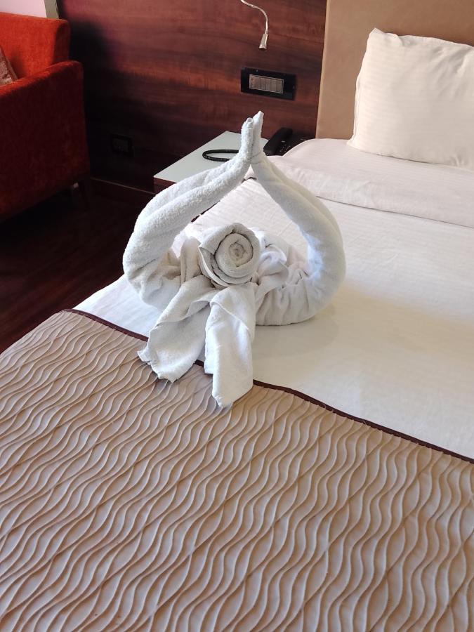 Hotel 5 Flowers Ananta Elite Kota  Eksteriør billede