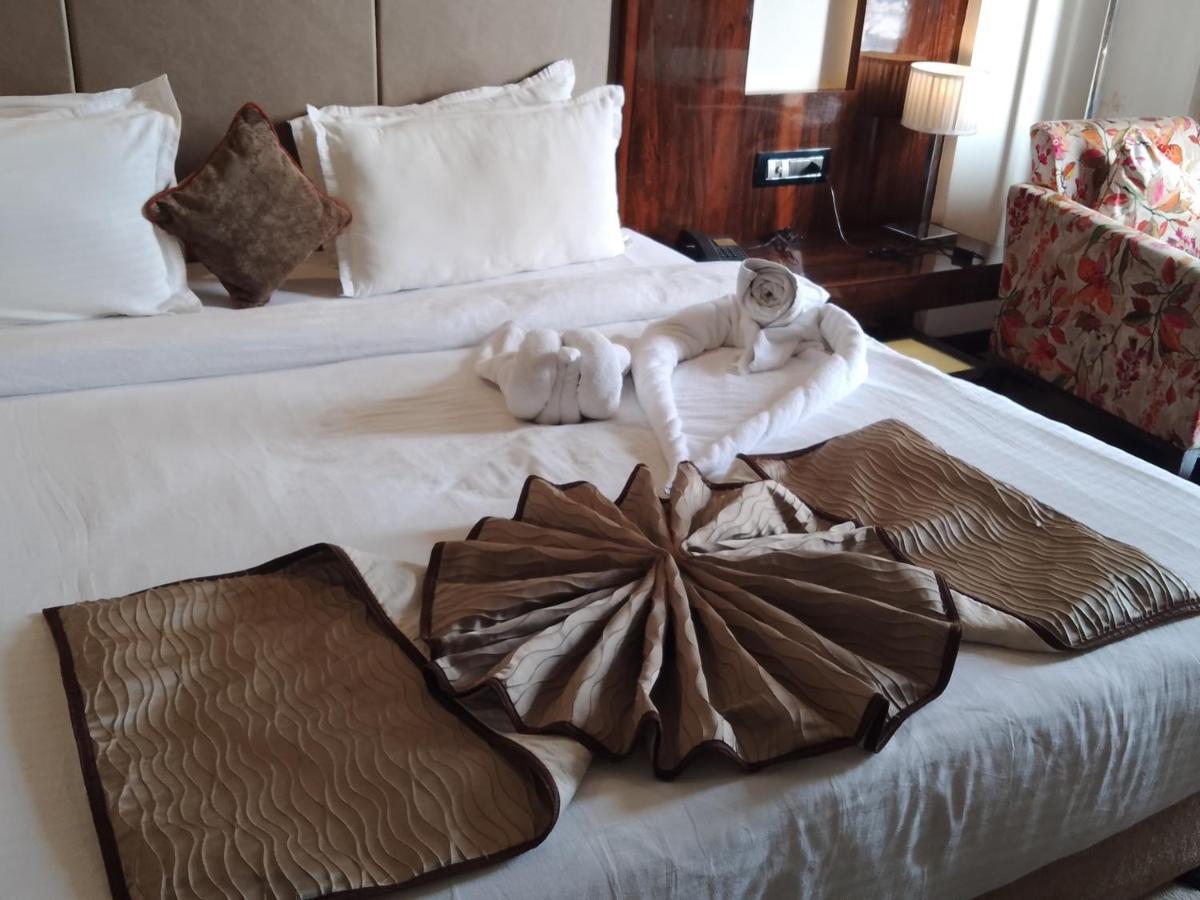 Hotel 5 Flowers Ananta Elite Kota  Eksteriør billede