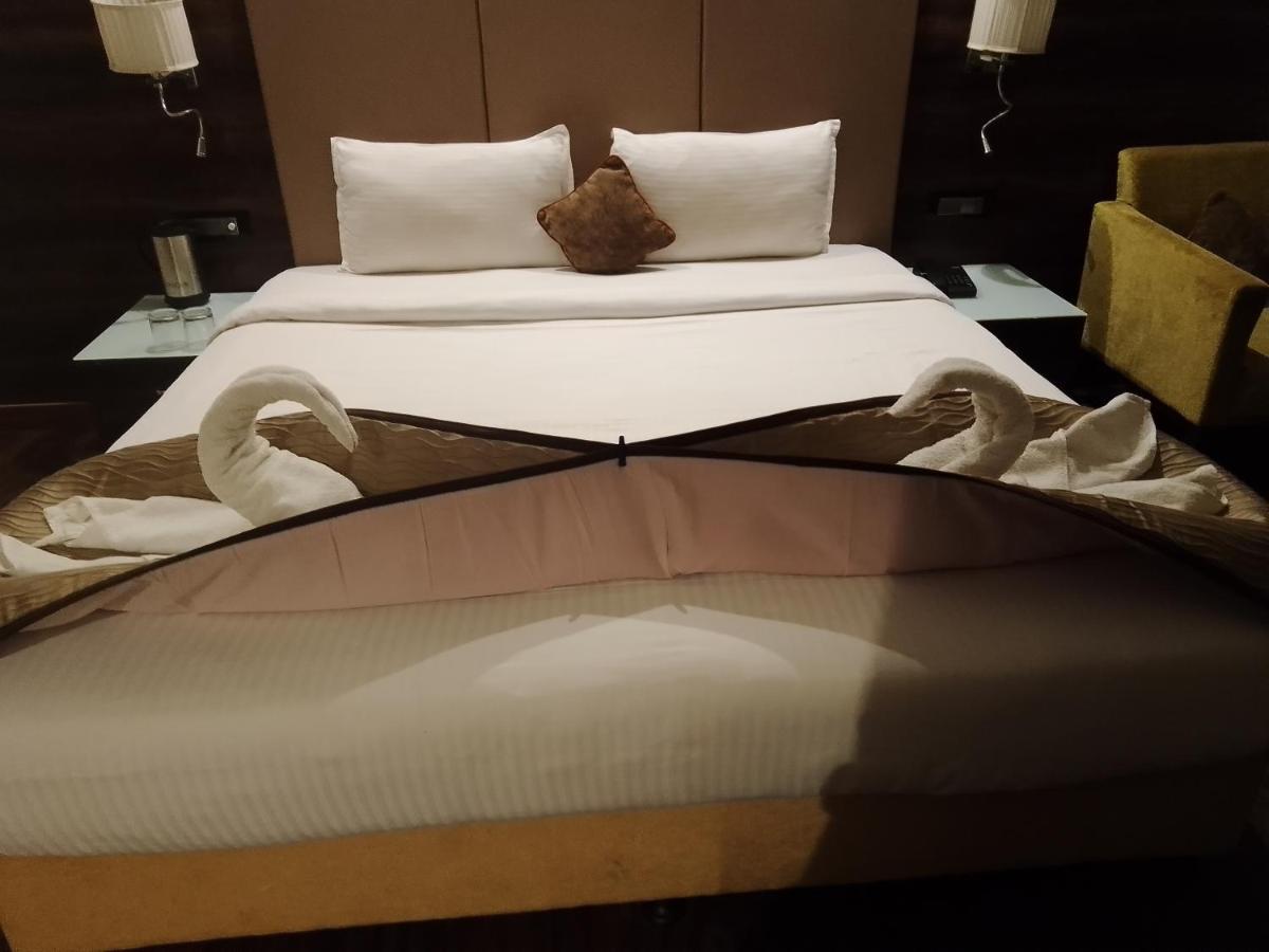 Hotel 5 Flowers Ananta Elite Kota  Eksteriør billede