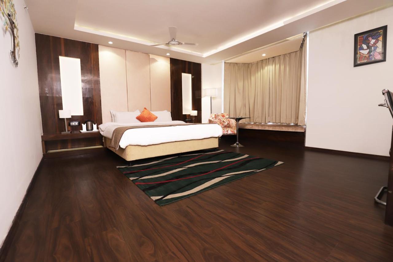 Hotel 5 Flowers Ananta Elite Kota  Eksteriør billede