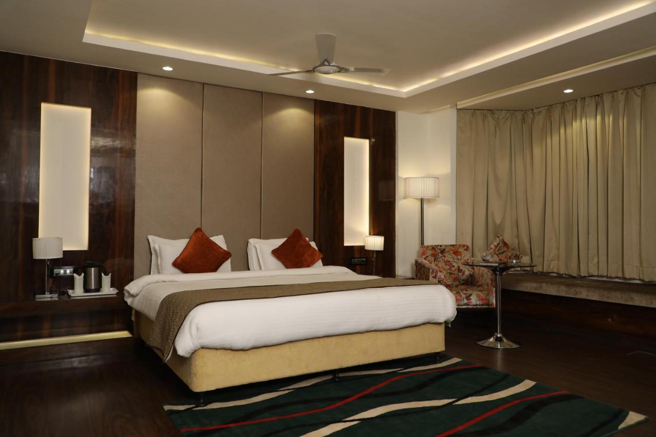 Hotel 5 Flowers Ananta Elite Kota  Eksteriør billede