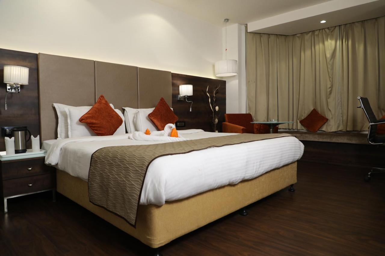 Hotel 5 Flowers Ananta Elite Kota  Eksteriør billede