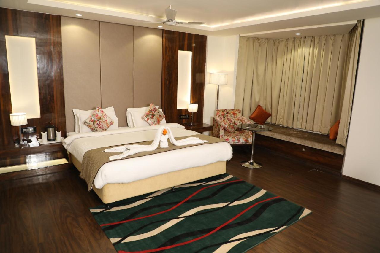 Hotel 5 Flowers Ananta Elite Kota  Eksteriør billede
