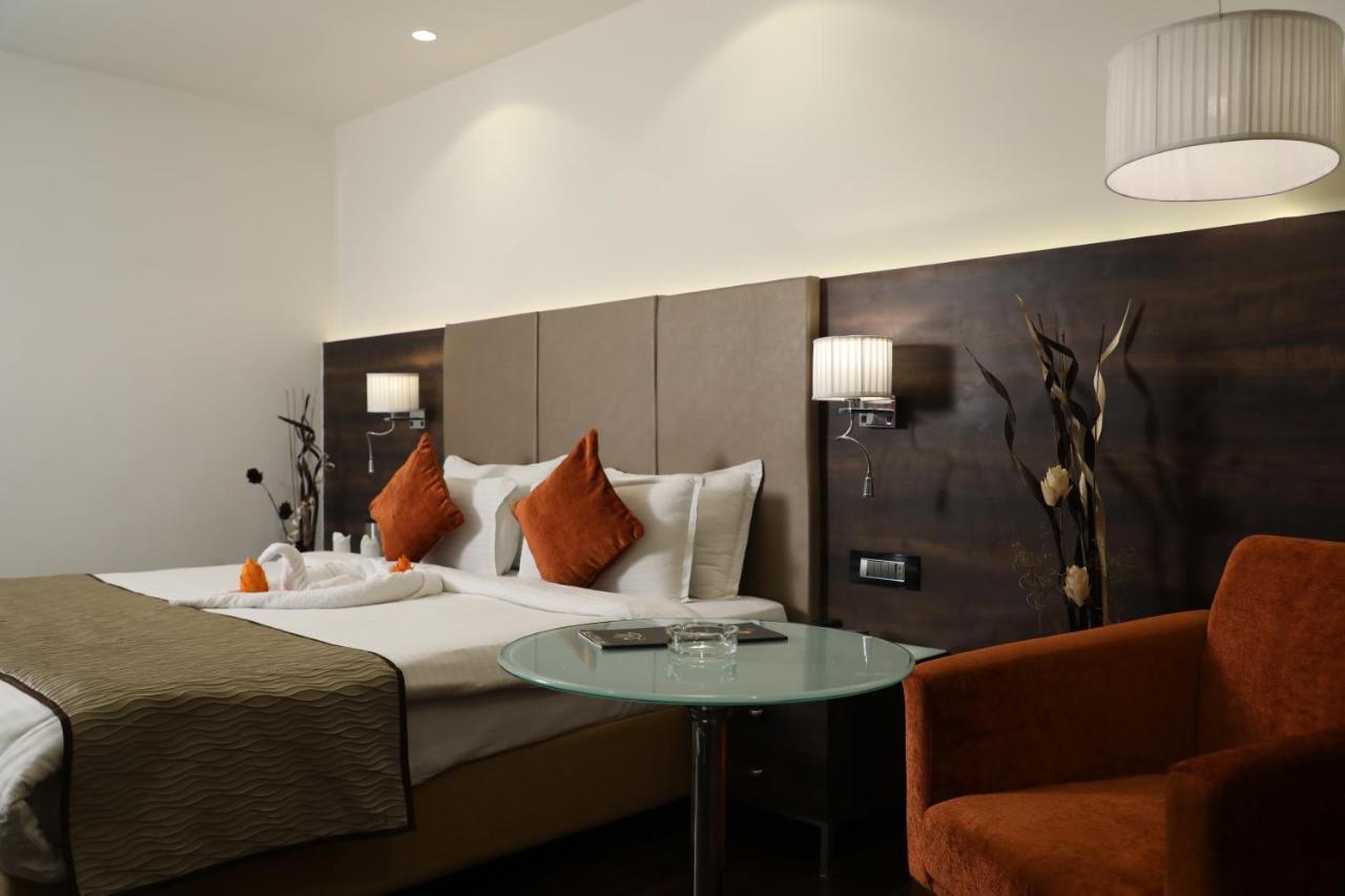 Hotel 5 Flowers Ananta Elite Kota  Eksteriør billede
