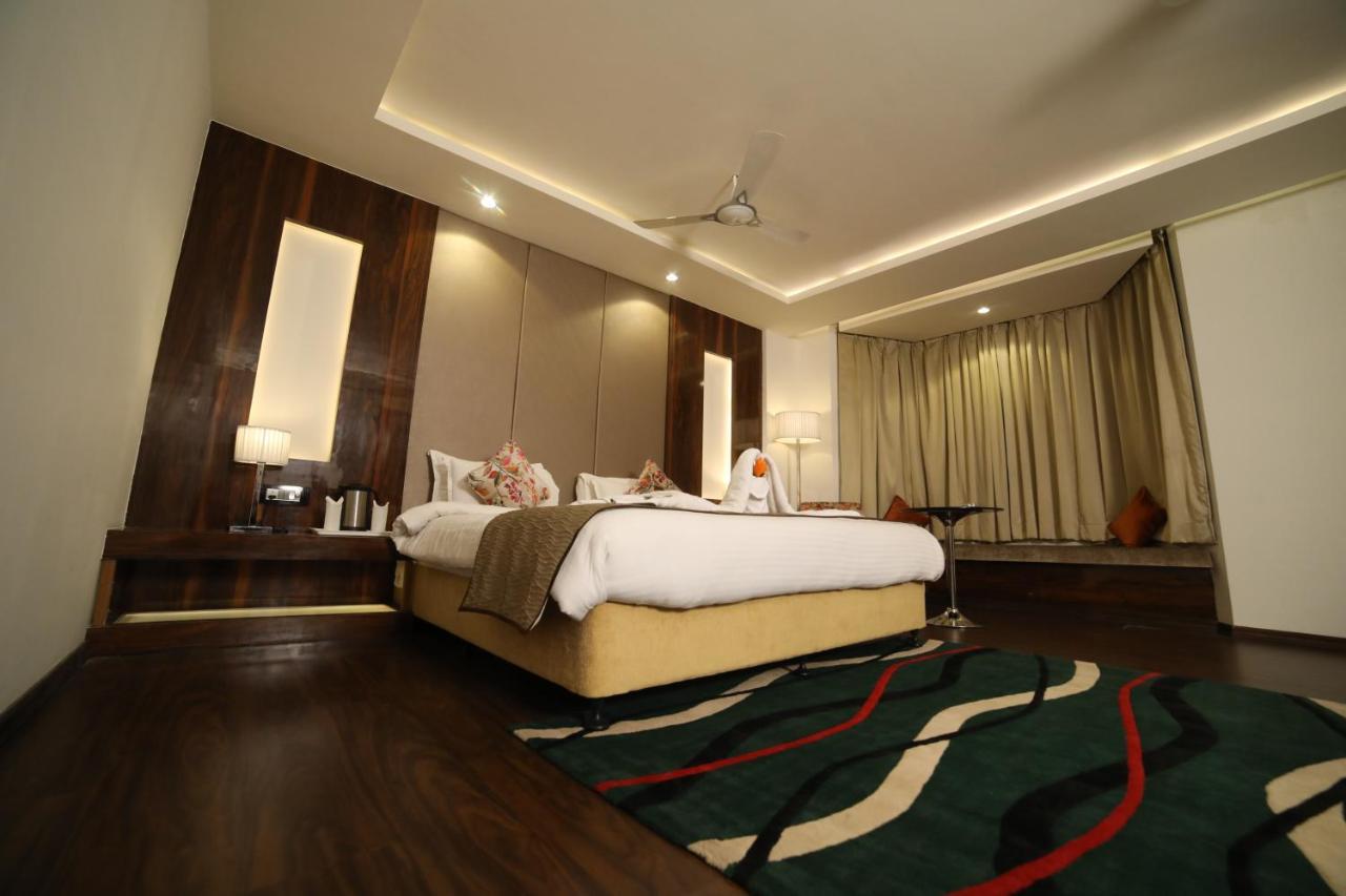 Hotel 5 Flowers Ananta Elite Kota  Eksteriør billede