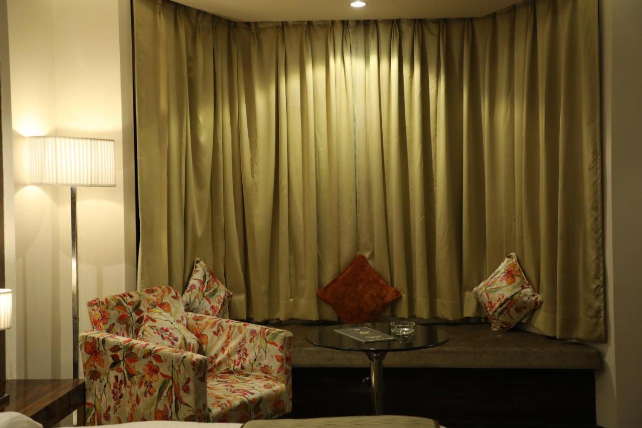Hotel 5 Flowers Ananta Elite Kota  Eksteriør billede